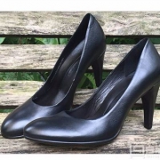 国内￥1619，ECCO 爱步 型塑 女士高跟单鞋 4折$60
