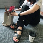 降￥100，Clarks 其乐 Tri Ariana 女士三瓣底真皮凉鞋 国内￥769 Prime会员免费直邮含税