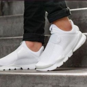 NIKE 耐克 Sock Dart 男子运动休闲跑鞋 纯白