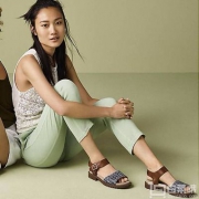 17年夏季新款，Clarks 其乐 Ferni Fame女士真皮平底凉鞋 Prime会员免费直邮含税