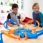 Hot Wheels 风火轮 DTN42 十字交叉碰撞轨道套装 Prime会员免费直邮