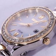SEIKO 精工 SUT074 珍珠母贝+镶水晶 太阳能女表