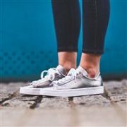 adidas 阿迪达斯 三叶草 COURT VANTAGE 女士休闲鞋