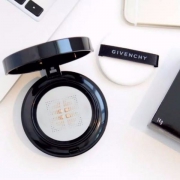 GIVENCHY 纪梵希 全线8折，四宫格金属气垫BB霜 色号全 £28.8