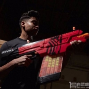 金盒特价，国内￥719 NERF 热火 Rival 竞争者系列 MXVI-4000 卡俄斯 电动球弹发射器 Prime会员免费直邮含税