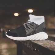 小椰子，国内￥1499 adidas 阿迪达斯  TUBULAR DOOM BA7555男士运动鞋 新低£42.75