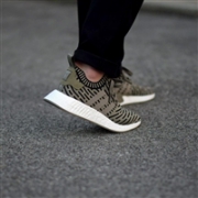 Adidas 阿迪达斯 NMD R2 男款时尚跑鞋