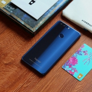 华为（HUAWEI） 荣耀8 4GB+64GB 全网通版 双镜头+双2.5D玻璃+双功能指纹