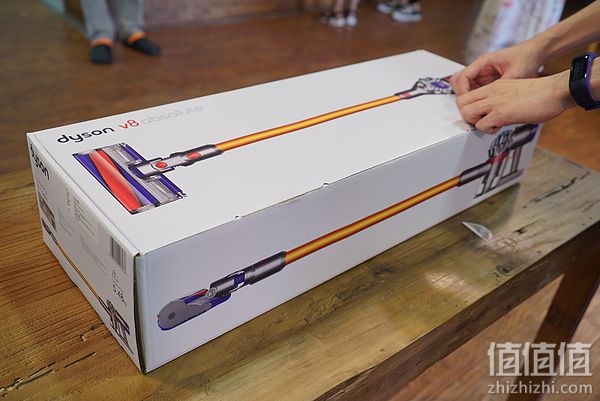 Dyson 戴森 V8 Absolute 吸尘器开箱
