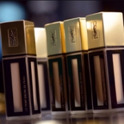 YSL 圣罗兰 羽毛粉底液