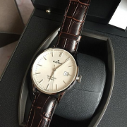 依度（Edox） LES VAUBERTS 70172-3A-ABN 男士时装腕表 简洁干净