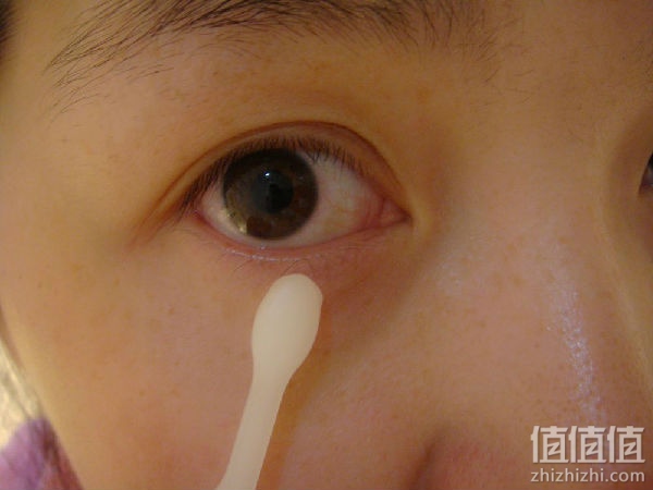 雅诗兰黛小棕瓶眼霜使用体验