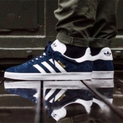 adidas Originals 阿迪达斯 三叶草 Gazelle 运动鞋 $34.56