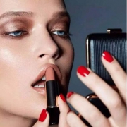 完美豆沙色，Estee Lauder x Victoria Beckham 雅诗兰黛 高定款唇膏401