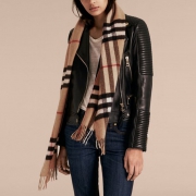 巴宝莉（BURBERRY）  Heritage BUR3929522 经典格子羊绒围巾
