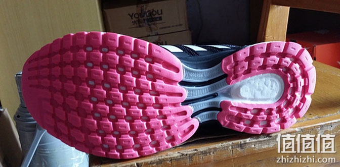 Adidas 阿迪达斯 Response Boost 女款运动鞋上脚体验