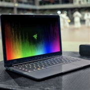 最新款：Razer 雷蛇灵刃潜行版12.5寸微软签名超极本