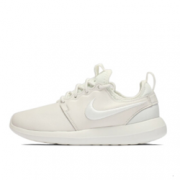9日0点、限尺码！NIKE 耐克 ROSHE TWO 女子运动鞋    319元包邮（399元，用券）