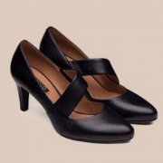 国内￥1799，ECCO 爱步 阿丽特 女士真皮高跟单鞋 4折$68