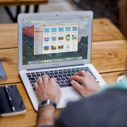 苹果（Apple） MacBook Air MMGG2CH/A 13.3英寸 笔记本电脑 （i5/8GB/256GB）