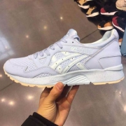 Asics 亚瑟士 Gel-Lyte V 中性复古跑鞋H6B1K $43.99