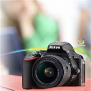 Nikon 尼康 D5600 单反套机AF-P 18-55mm VR&70-300mm ED 官翻
