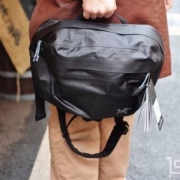 国内￥898，ARC'TERYX 始祖鸟 Lunara 通勤日常骑行单肩包 2色 10L $37.38（$46.73 额外8折）