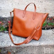 Madewell 女士真皮带拉链托特包 $150.4（$188 额外8折）