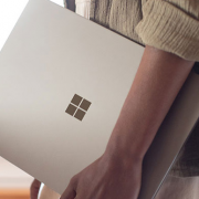 微软（Microsoft）  Surface Laptop 笔记本电脑 (13.5英寸 i5-7200U 4G 128G SSD Win10)