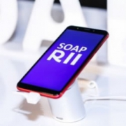 不足千元 宇宙最便宜的全面屏手机：SOAP R11