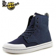 Dr. Martens 女士帆布马丁靴  3折$27