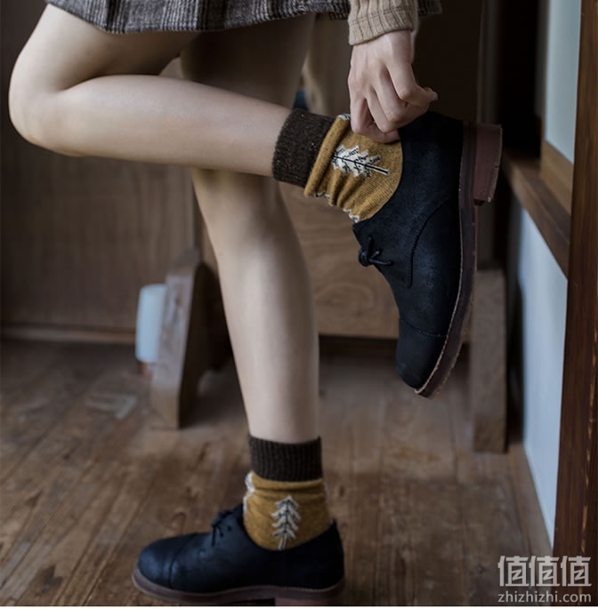 女士中筒毛呢小树日系袜子