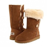 成人可穿！UGG Bailey ButtonTriplet 中筒雪地靴