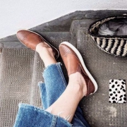 UGG 女士真皮休闲鞋 新低3折 $39