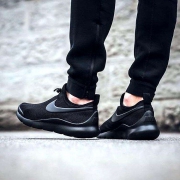 耐克（NIKE）  APTARE 女士休闲运动鞋 休闲时尚
