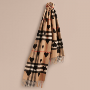 BURBERRY 39937481 心形图案经典格纹 羊绒围巾