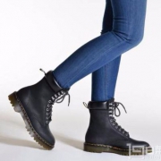 Dr.Martens 中性10眼马丁靴 4折 $60