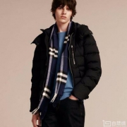 17年秋冬新款，国内￥3900 Burberry 巴宝莉 经典格纹100%山羊绒围巾