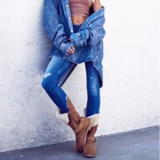 国内折后￥1824，UGG 女士经典牛麂皮休闲高帮雪地靴 两色 4折$99.99