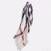 Burberry 巴宝莉 女士经典格纹100%美利奴羊毛围巾 110*110cm