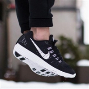 Nike耐克Lunartempo 2男士时尚轻量跑鞋   经典黑白配色