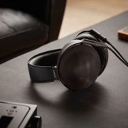 索尼（SONY）  MDR-Z1R 封闭式头戴耳机 70mm大单元 真皮包裹 大法家高端