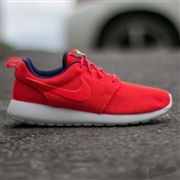 限尺码！NIKE 耐克 Roshe One Moire女士运动鞋  红色款