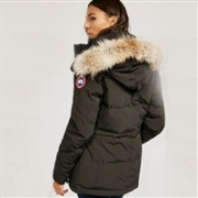 Canada Goose 加拿大鹅Chelsea 女士中长款帕克大衣/羽绒服 三色可选