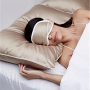 NM美容大奖  ILUMINAGE经典氧化铜睡眠抗皱套装（枕套+眼罩）