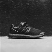 暗黑组成员：Y-3 PUREBOOST 男士运动鞋 黑色