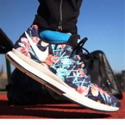 成人可穿：Nike耐克 Zoom Pegasus 33印花时尚大童款跑鞋