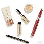 Feelunique独家限定，彩妆礼盒五件套装（妆前乳15ml+眼线笔1.2g+睫毛膏4g+唇膏笔1.7g+散粉3.5g）£16.67（£25 买3免1）