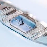 Seiko 精工 珍珠贝镶钻太阳能女表SUP331 $159