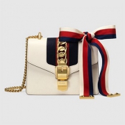 Gucci Sylvie Leather Mini 单肩斜挎包